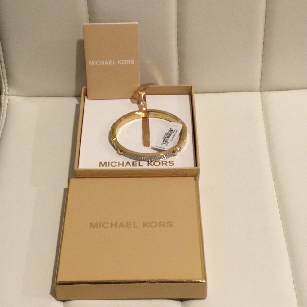 NWT Michael Kors Gold Tone Pave Bracelet - Picture 4 of 16